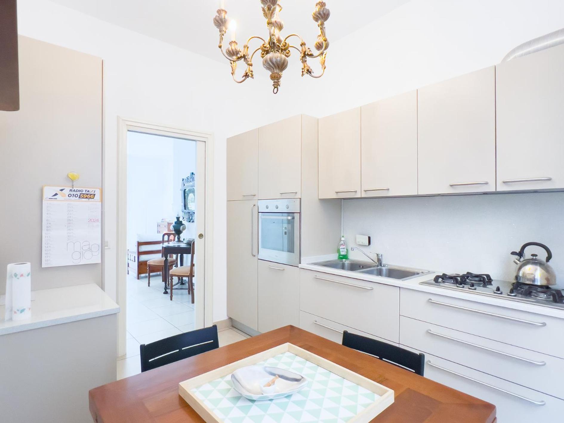 Queen Elena Luxury Apartment Genoa