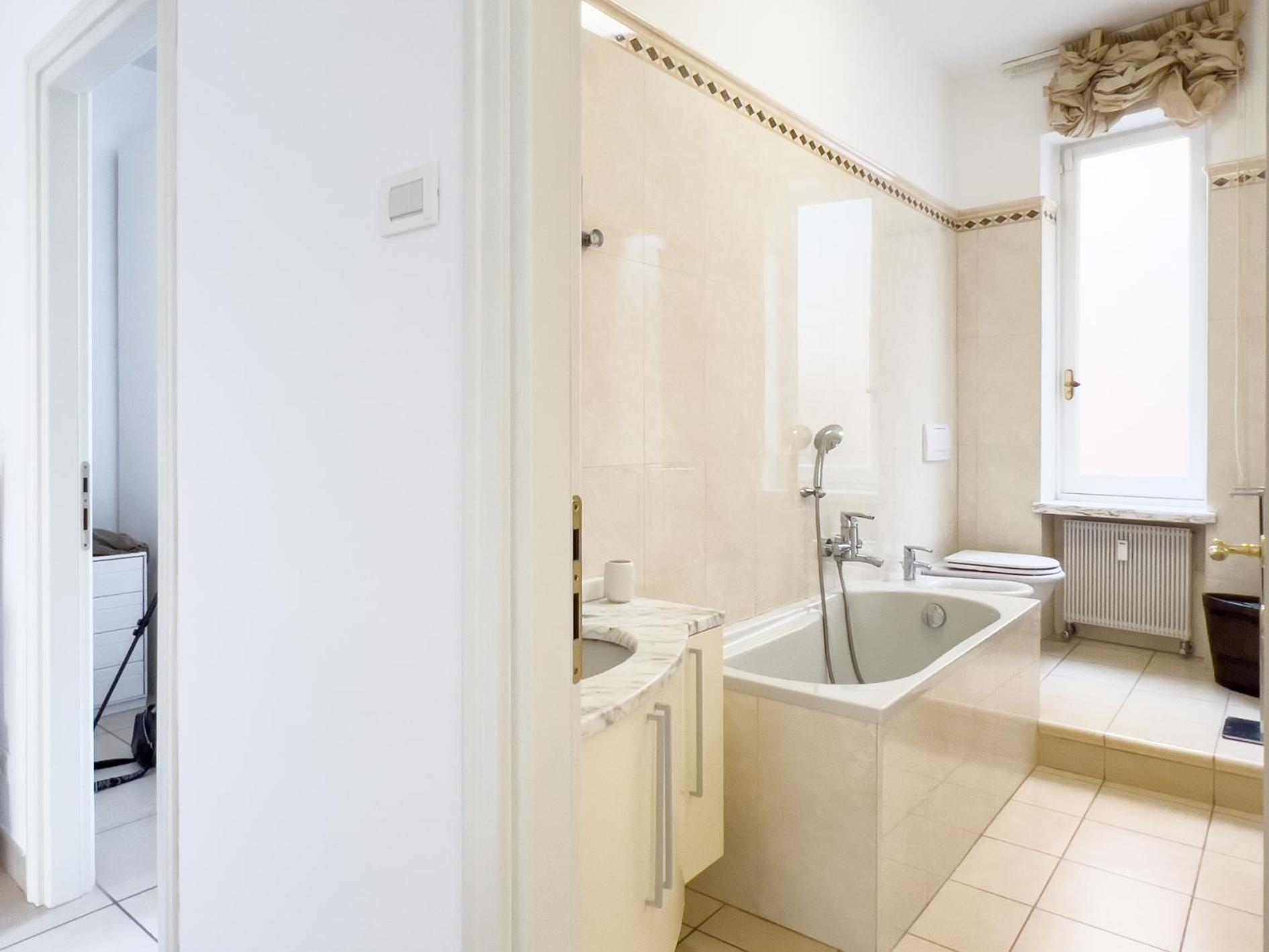 Queen Elena Luxury Apartment Genoa